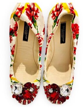 🛍️Dolce & Gabbana Authentic Bellucci Floral
Fabric Ballet Flats Size 35